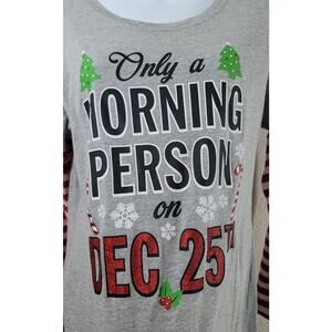 Wound Up Gray Red White Christmas Graphic Shirt XL 15 17 Juniors Lightweight